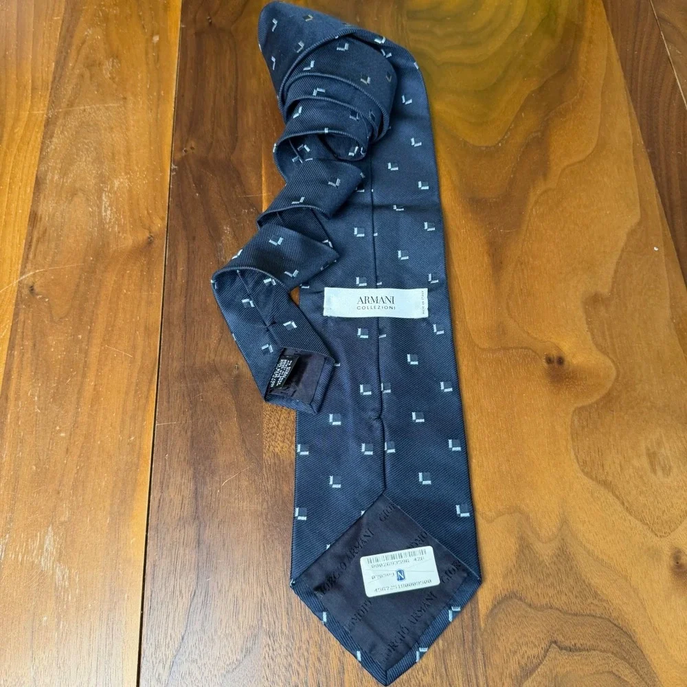 Armani Collezioni Silk Tie Navy Blue Geometric Italian Designer Menswear NWOT